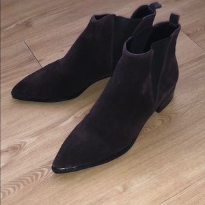 Marc Fisher Suede boots in burgundy sizeM8